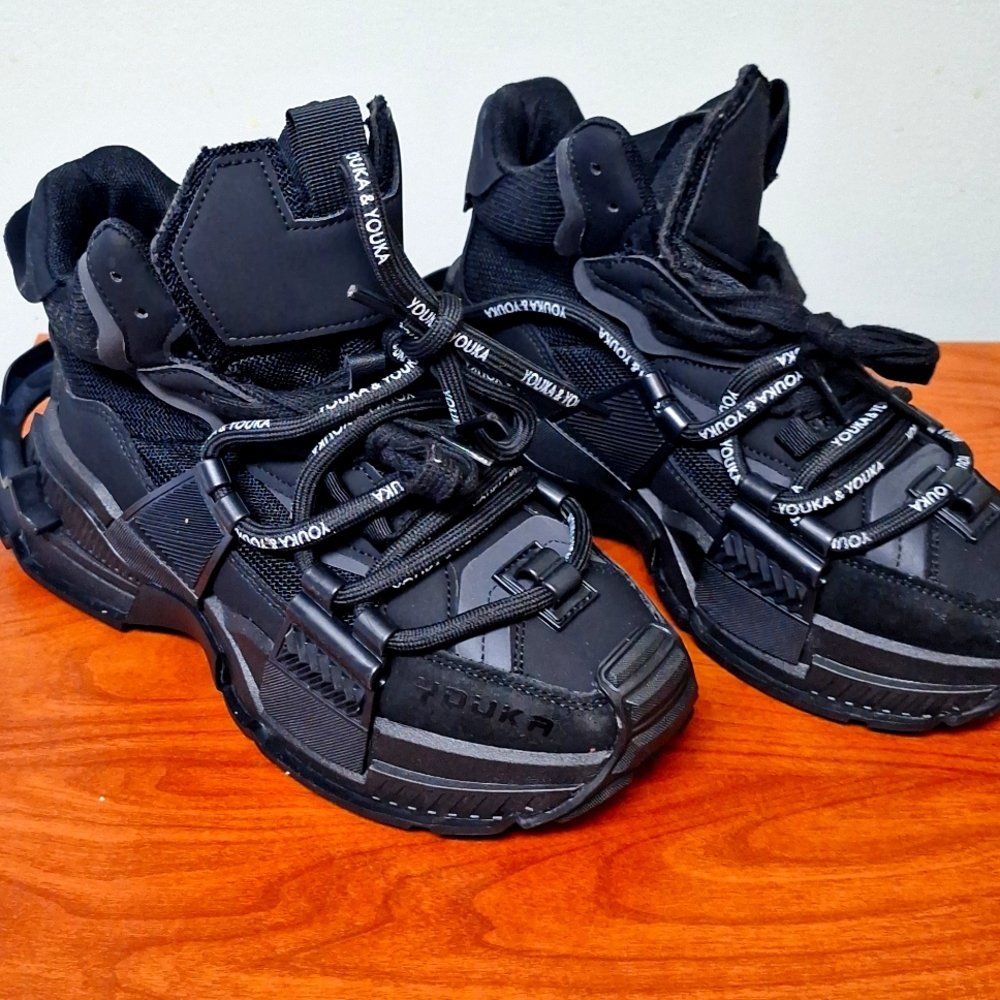 Sneakers ,youka &youka brand they were ordered at size 7 wmn they are siz small